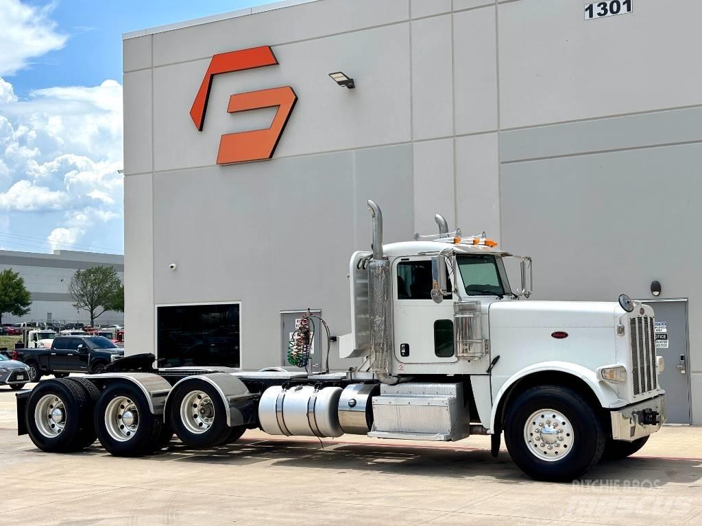 Peterbilt 388 Conventional Trucks / Tractor Trucks