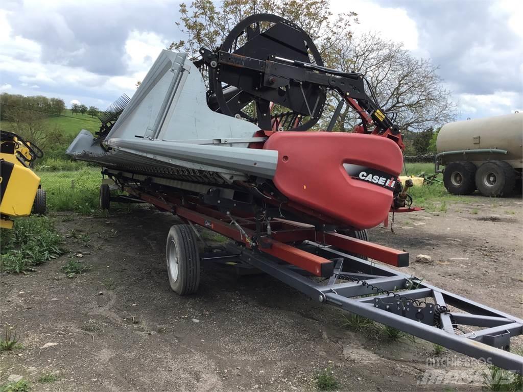 Case IH 3100 Harvester Headers