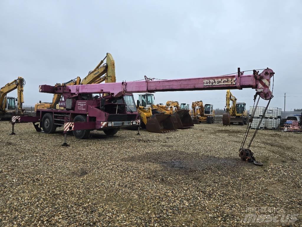 Krupp KMK 2025 Mobile and all terrain cranes