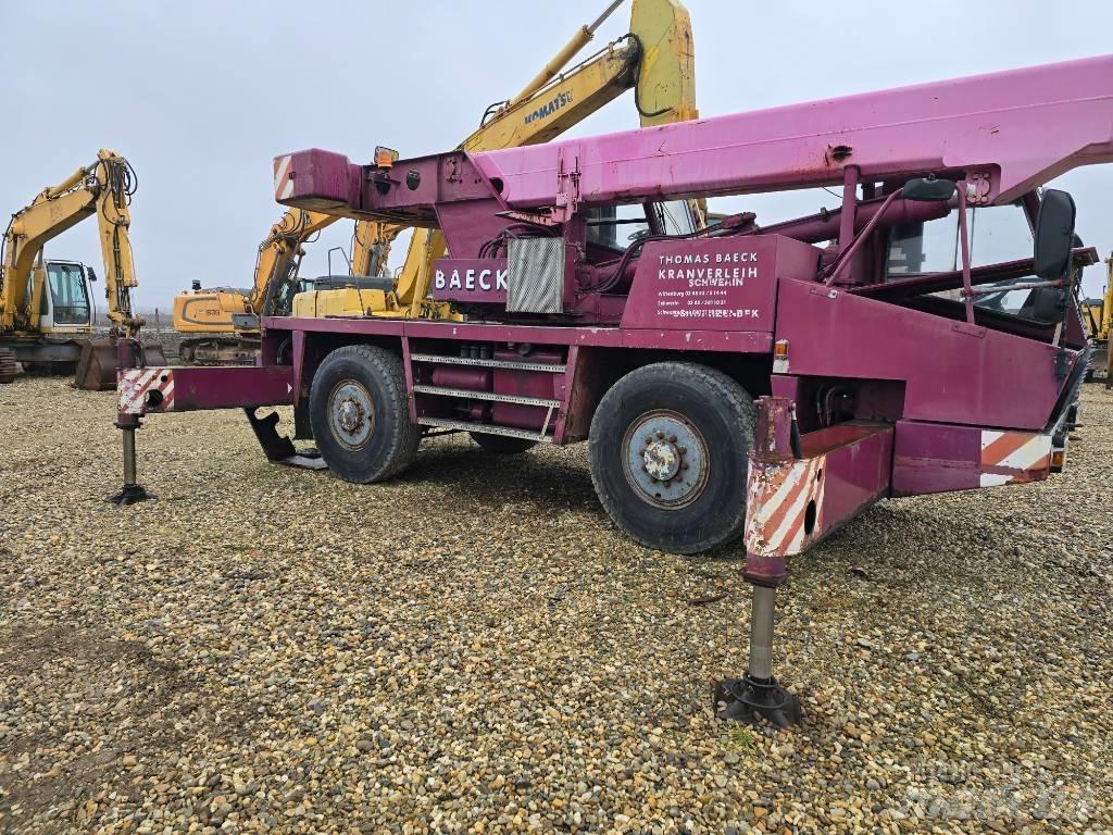 Krupp KMK 2025 Mobile and all terrain cranes