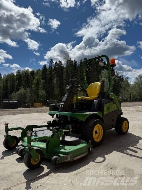 John Deere 1570 Riding mowers