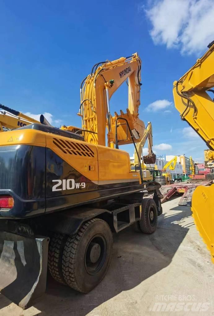 Hyundai R210W-9 Wheeled Excavators
