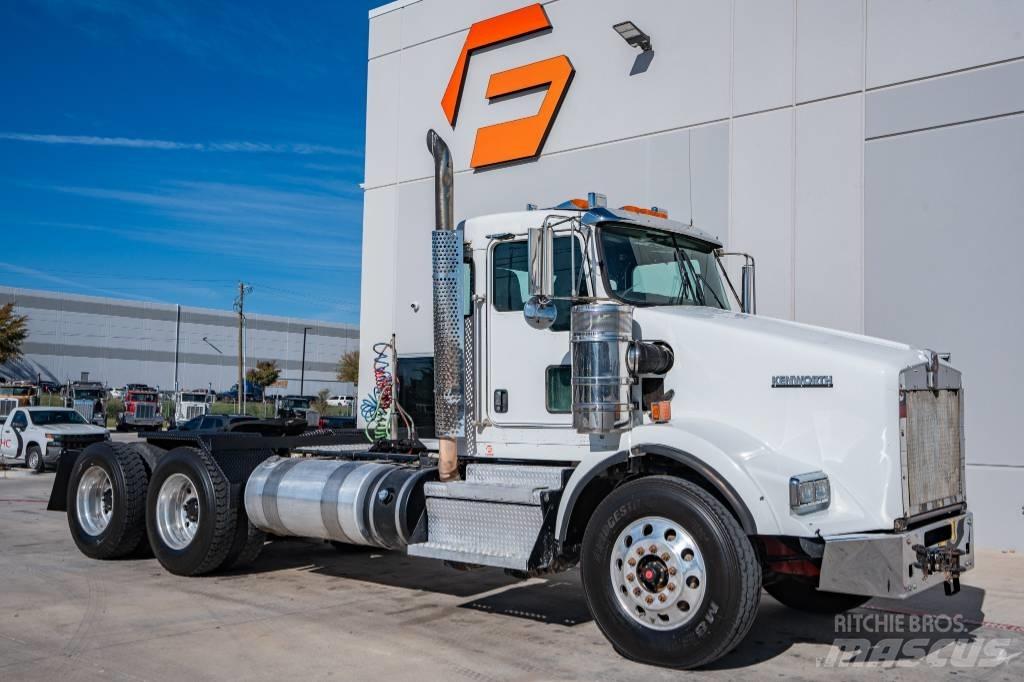 Kenworth T 800 Conventional Trucks / Tractor Trucks