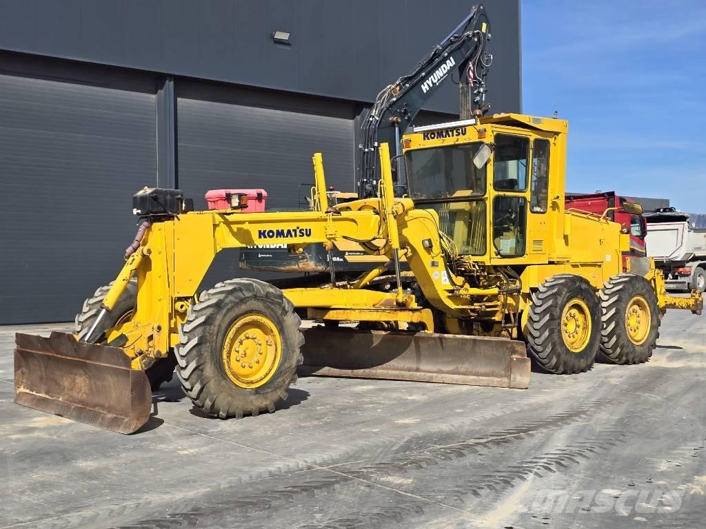 Komatsu GD521A-1 Motor Graders