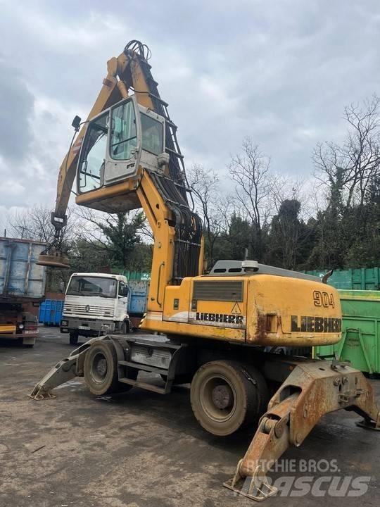 Liebherr A 904 C Wheeled Excavators