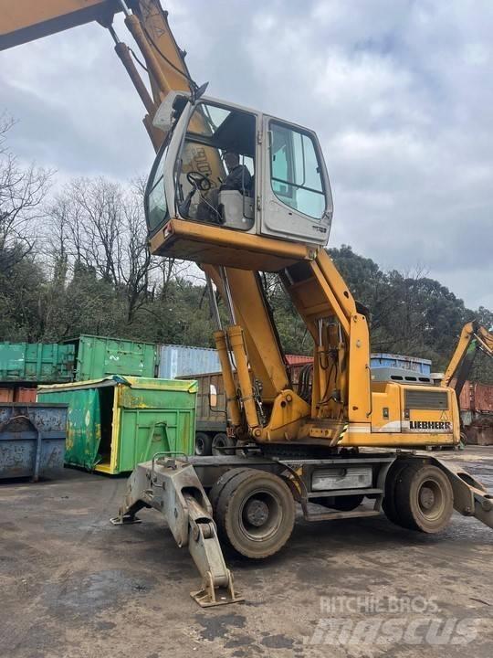 Liebherr A 904 C Wheeled Excavators