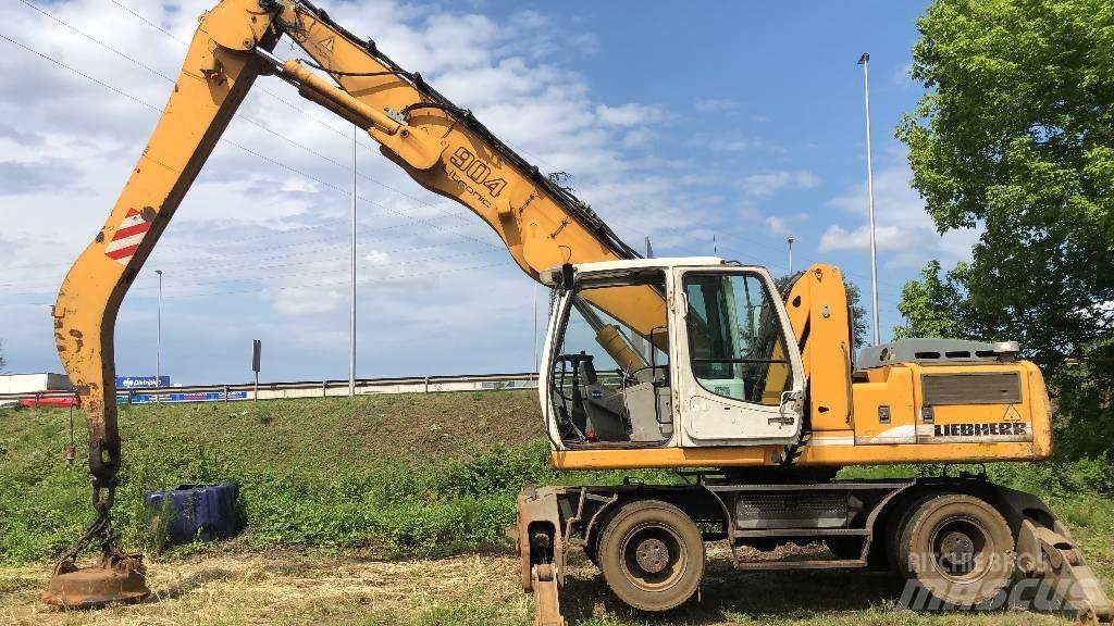 Liebherr A 904 C Wheeled Excavators