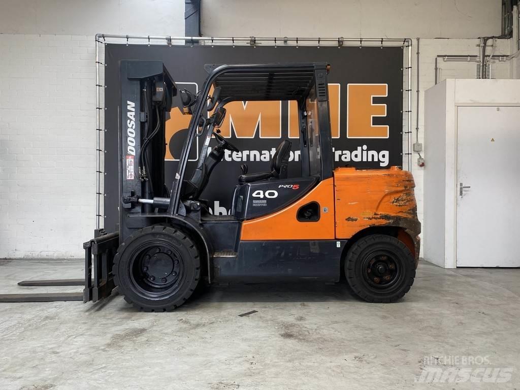 Doosan D40SC-5 Diesel Forklifts