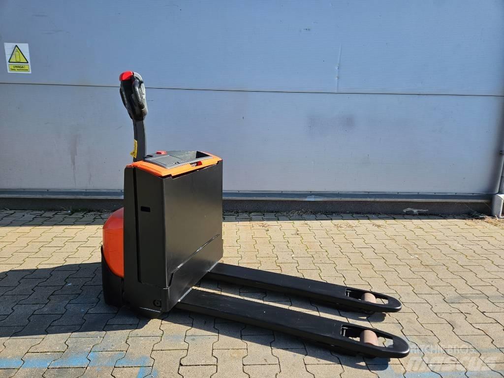 BT LWE 140 Low lifter