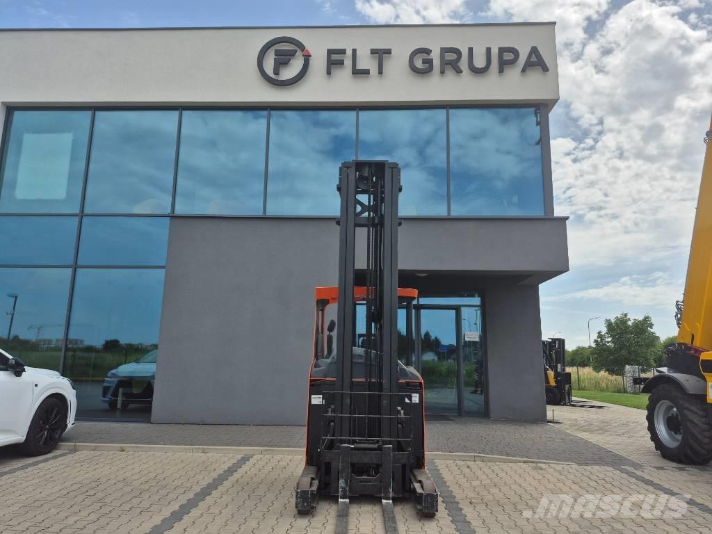 Toyota RRE 140 Reach trucks