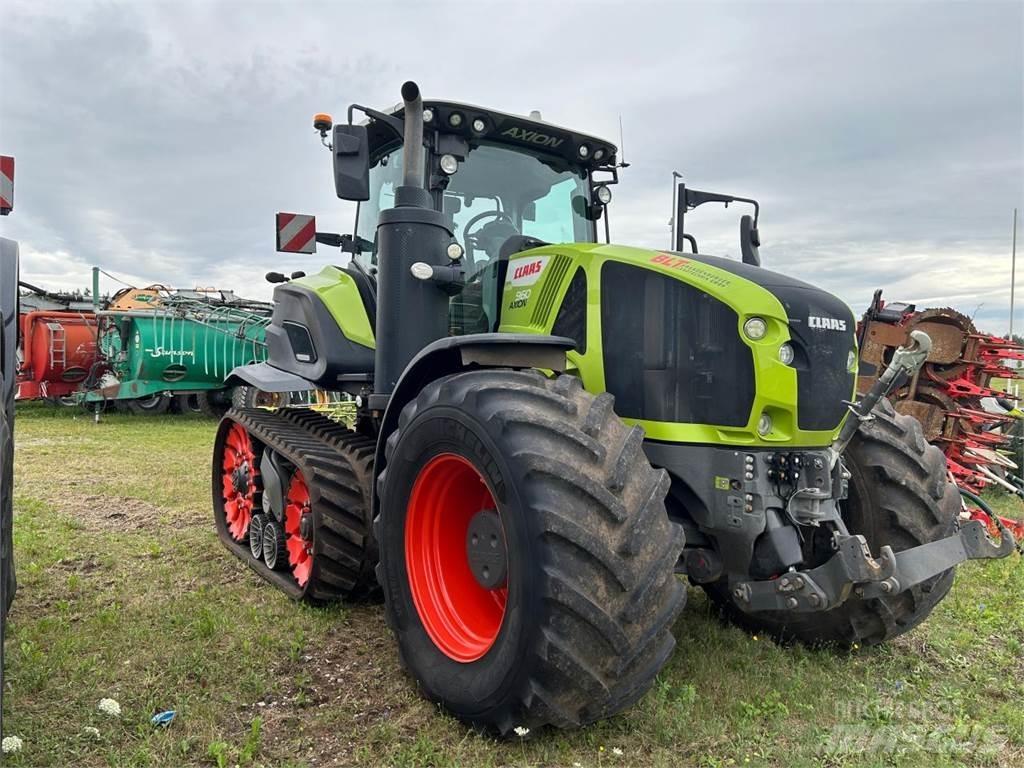 CLAAS Axion 960 TT Tractors
