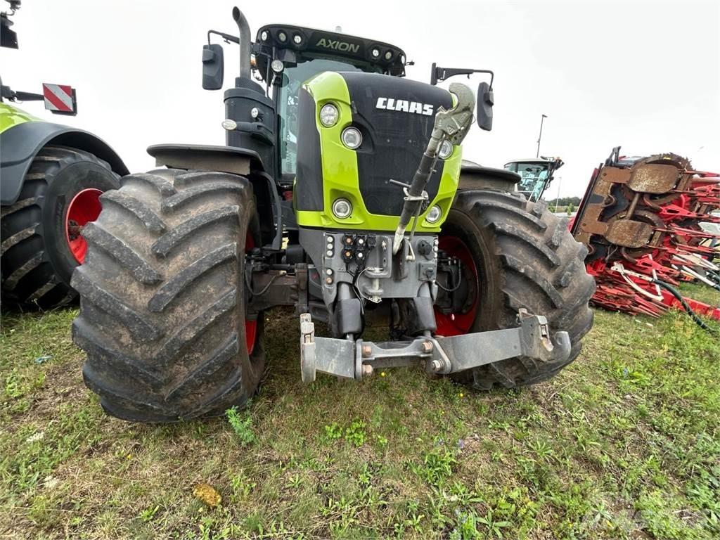 CLAAS Axion 960 TT Tractors