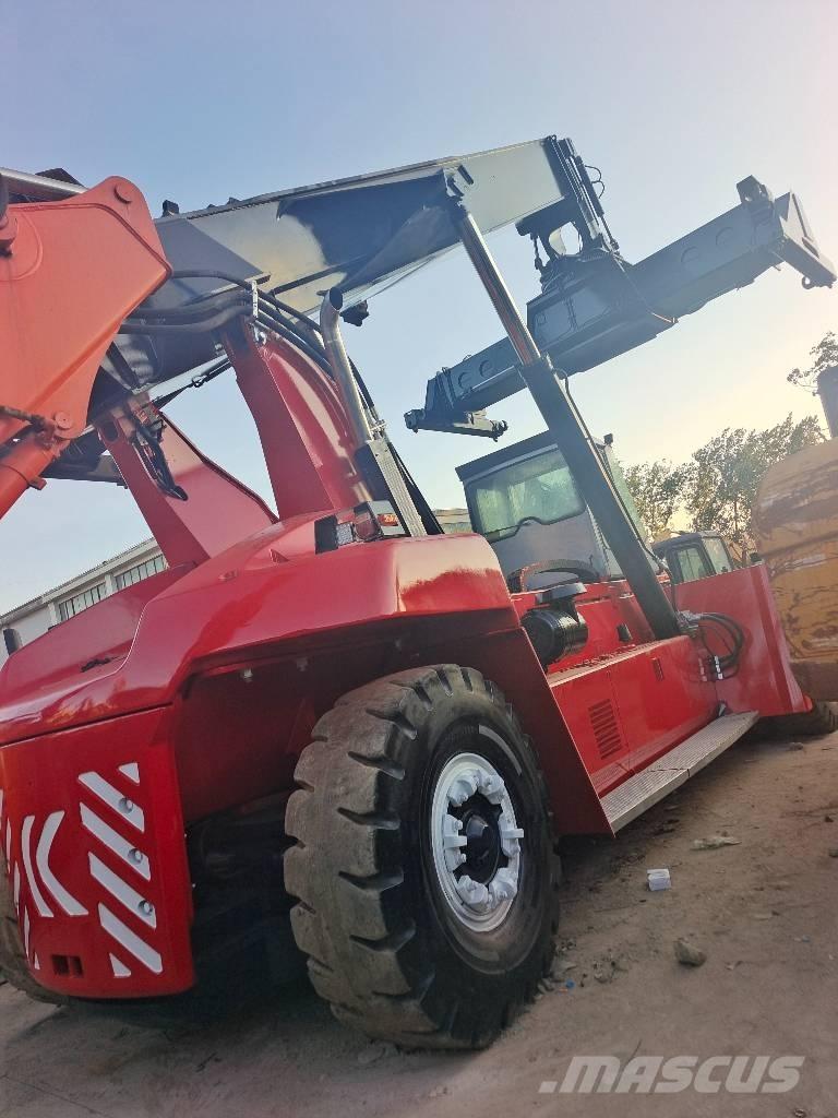 Kalmar DRF 450 Reach Stackers