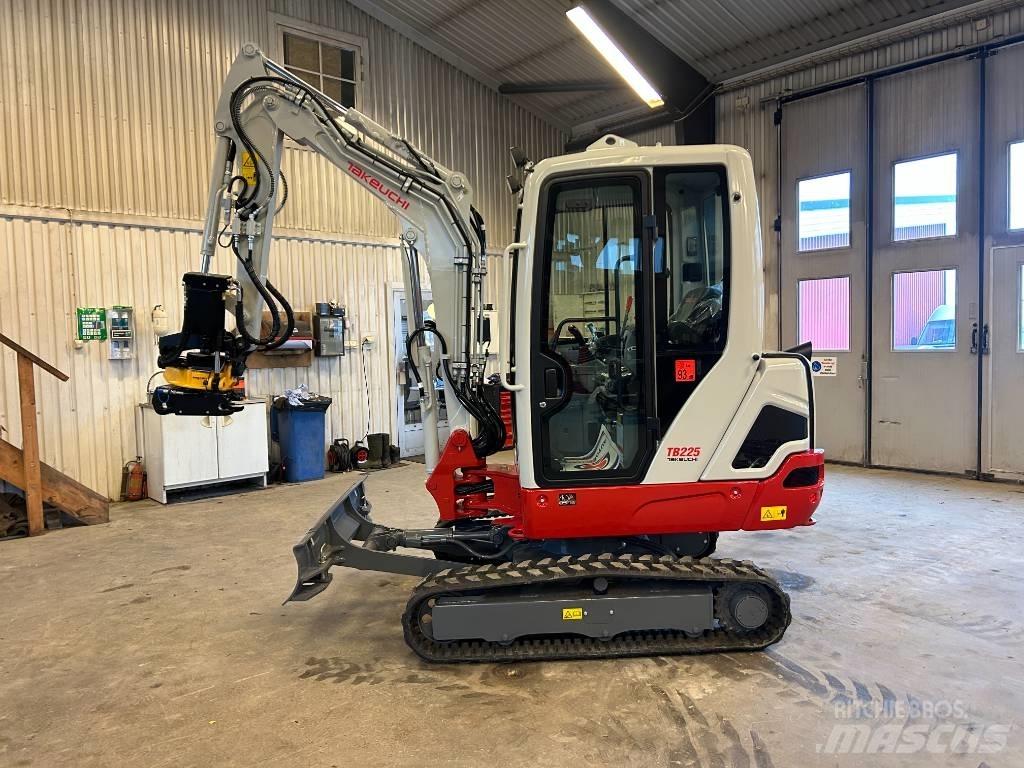 Takeuchi TB225 Mini Excavators <7t (Mini Diggers)