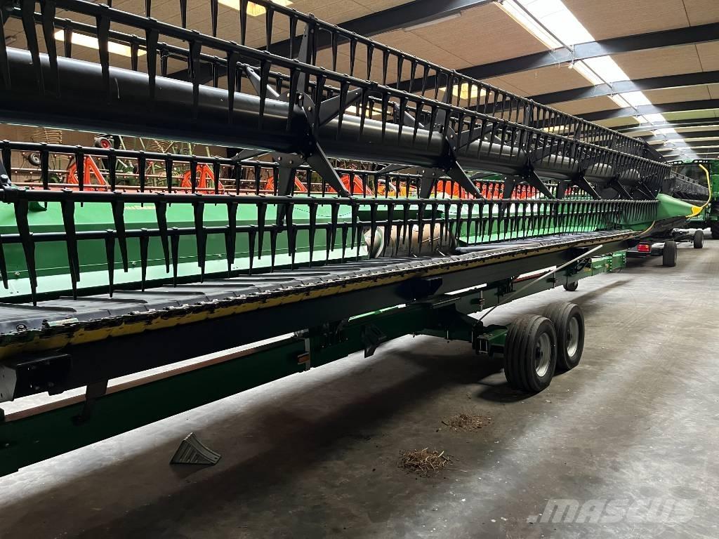 John Deere T670 Combine Harvesters