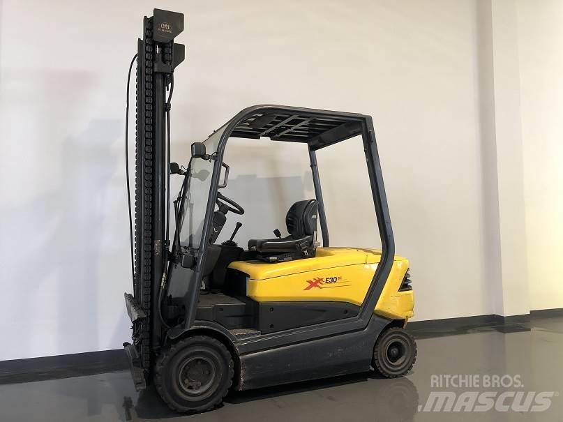 Om-Pimespo XE30 Electric Forklifts