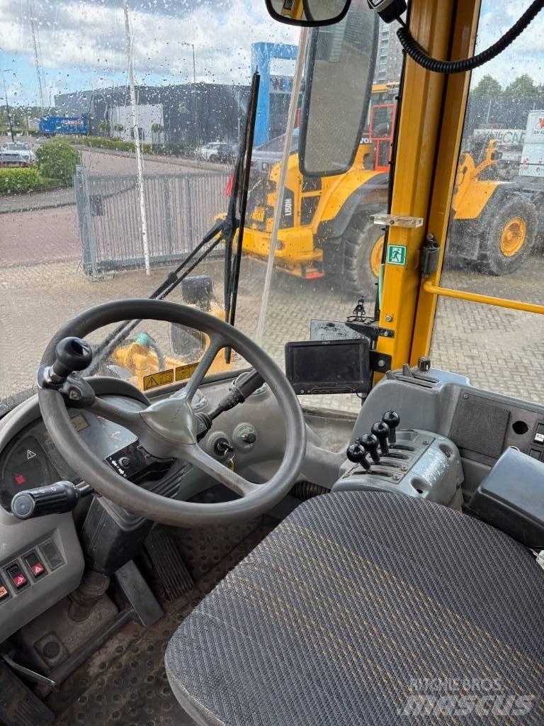 Volvo L 90 E Wheel Loaders