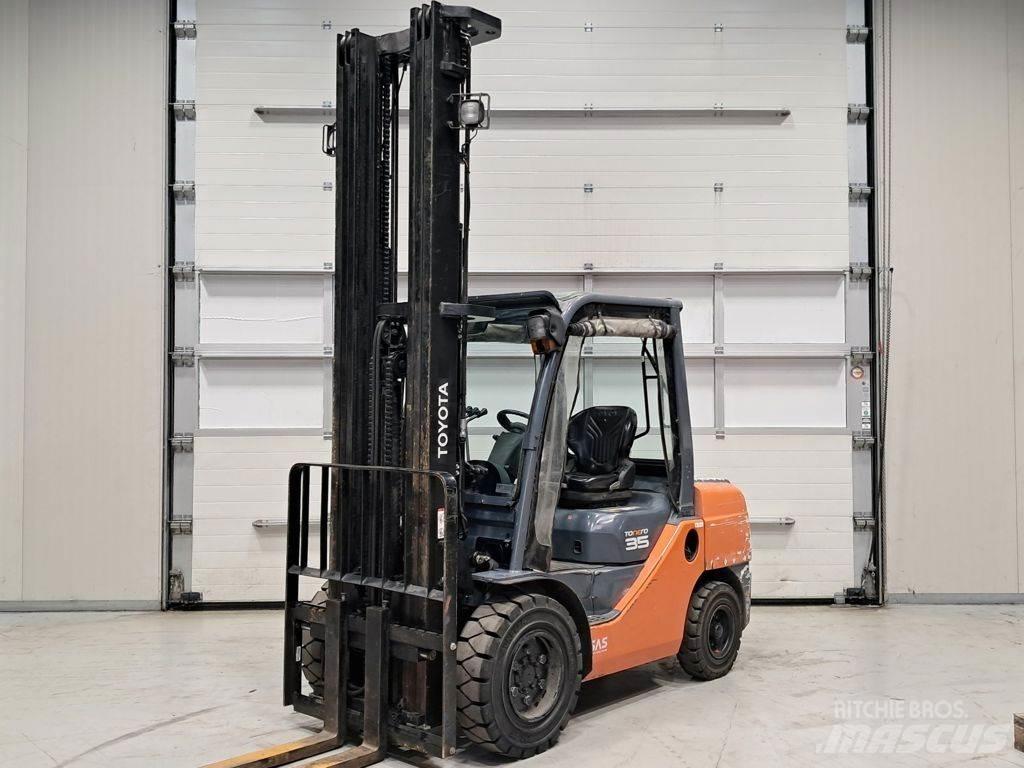 Toyota 02-8FDJF35 Diesel Forklifts