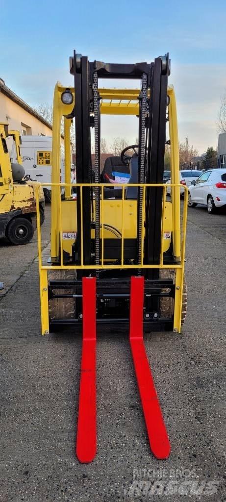 Hyster J2.5XN Electric Forklifts