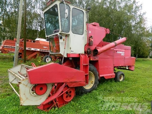 Sampo-Rosenlew 360 Combine Harvesters