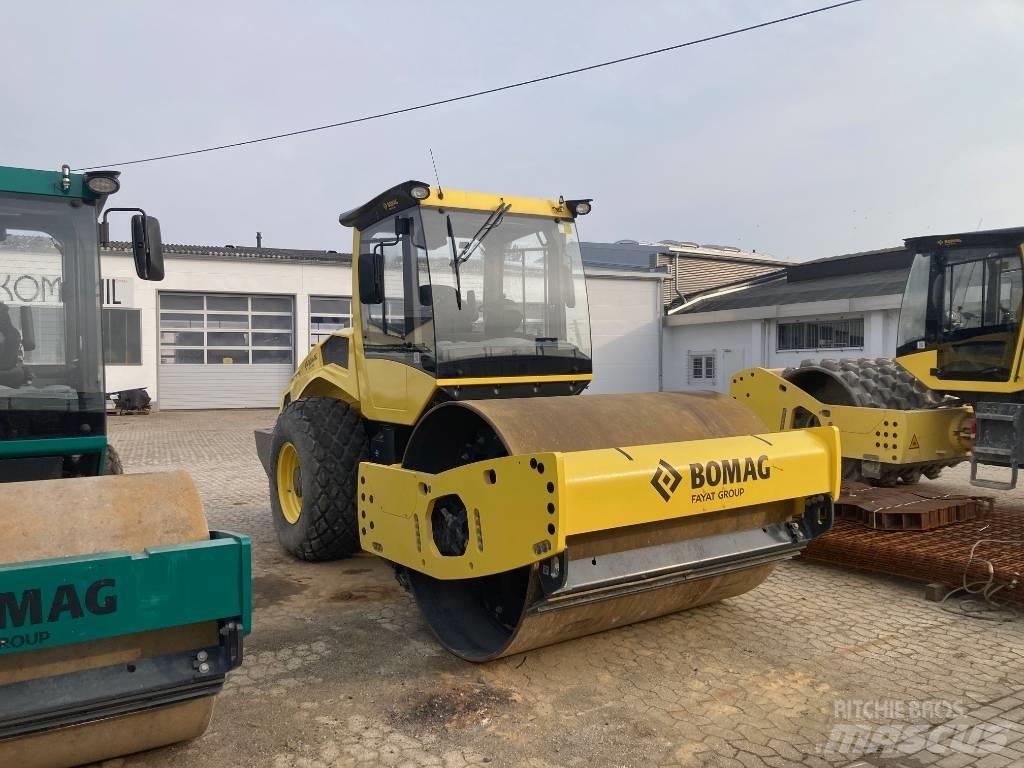 Bomag BW 211 DH-5 Soil Compactors