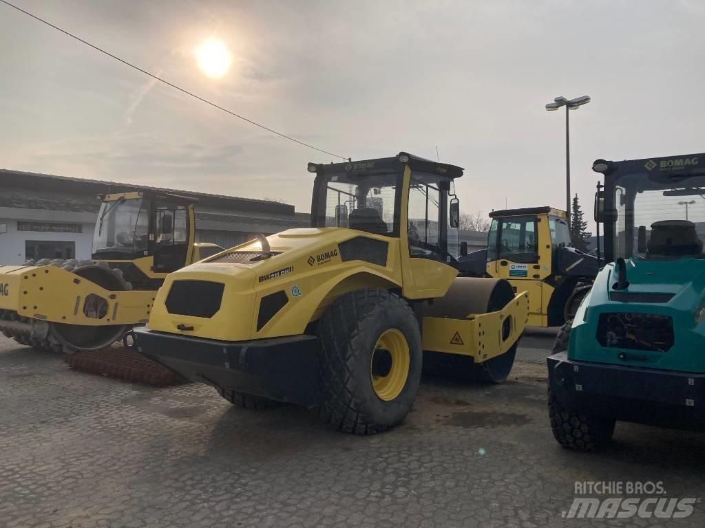 Bomag BW 211 DH-5 Soil Compactors