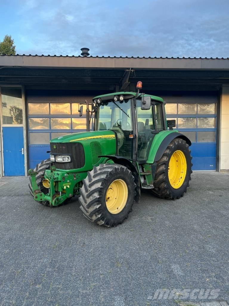 John Deere 6220 Tractors