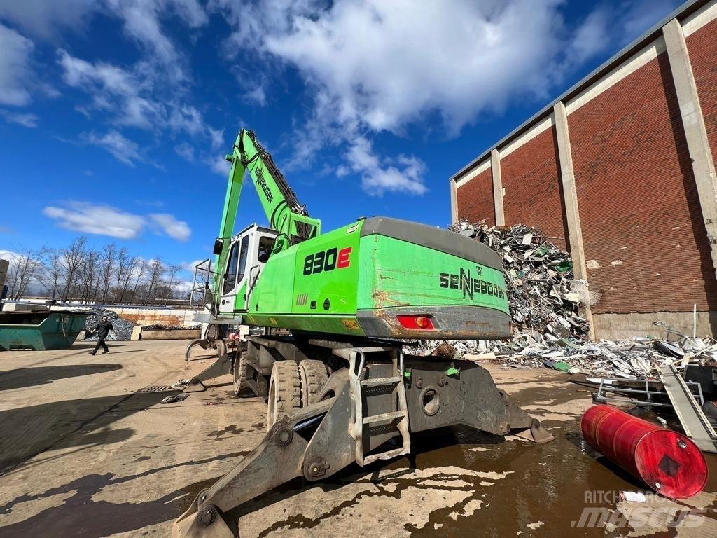 Sennebogen 830 Waste / Industry Handlers