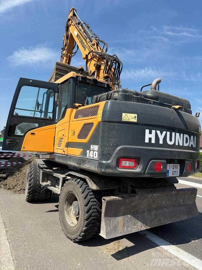 Hyundai HW140 Wheeled Excavators