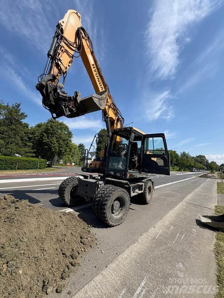 Hyundai HW140 Wheeled Excavators