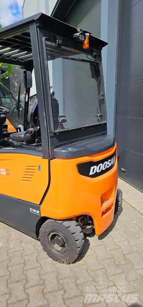 Doosan B 30 X-7 Electric Forklifts