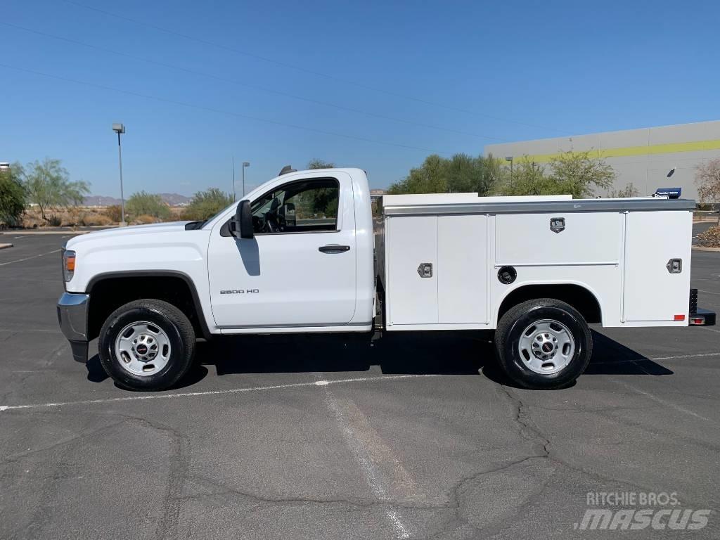 GMC Sierra 2500 HD Pickup Trucks