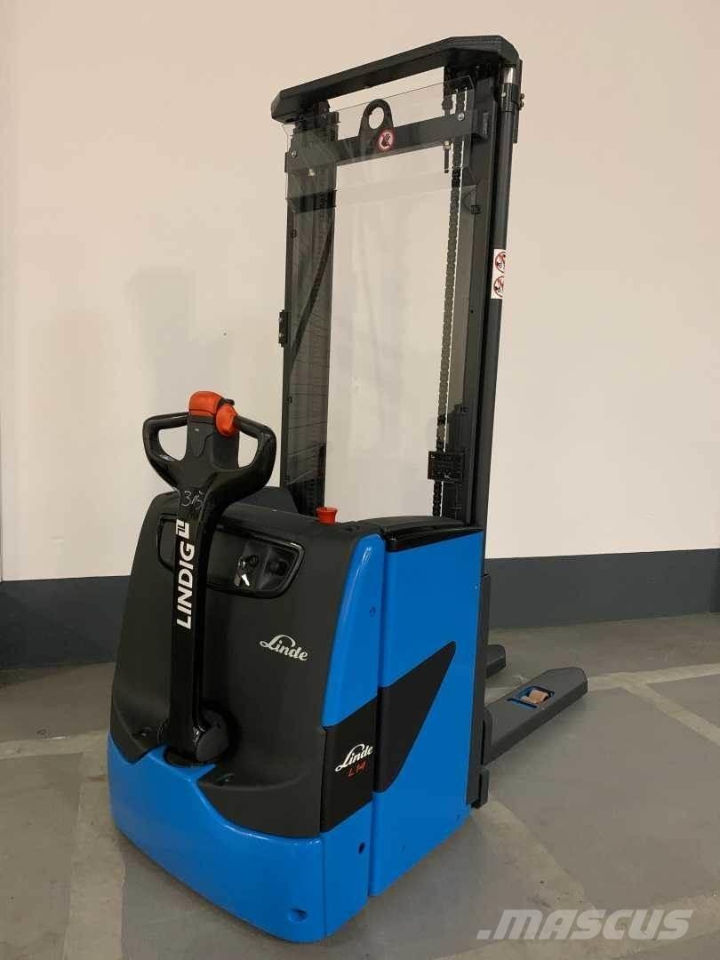 Linde L14 Self Propelled Stackers