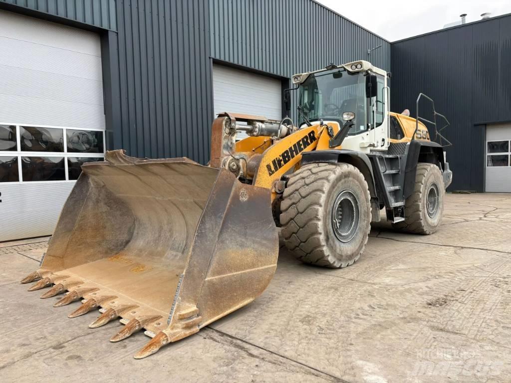 Liebherr L580 Wheel Loaders