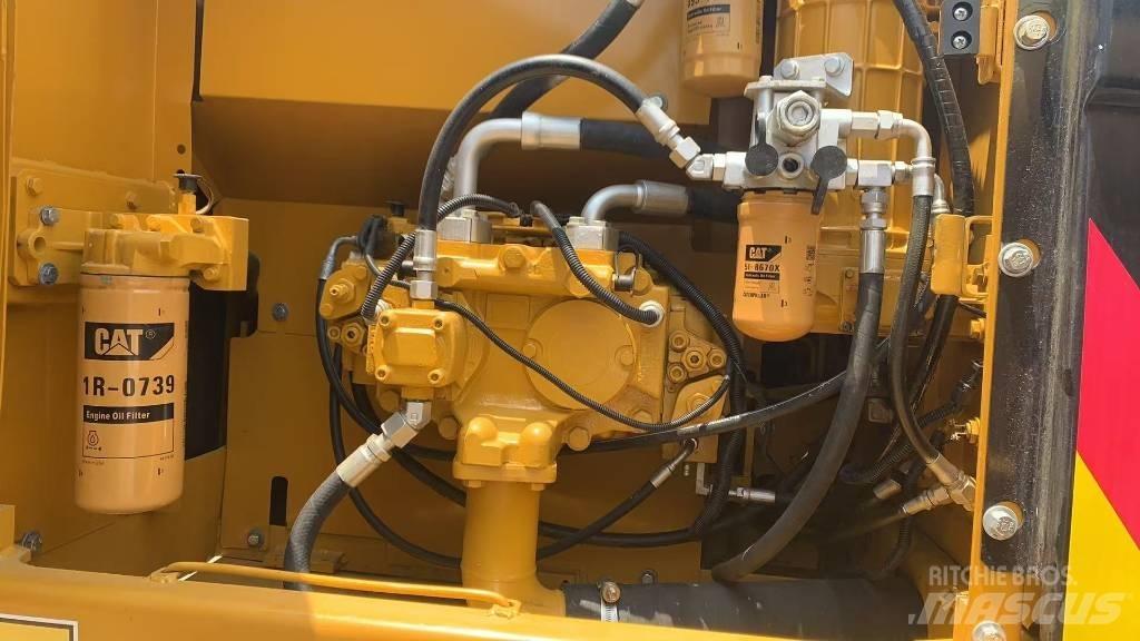 CAT 323 D Crawler Excavators