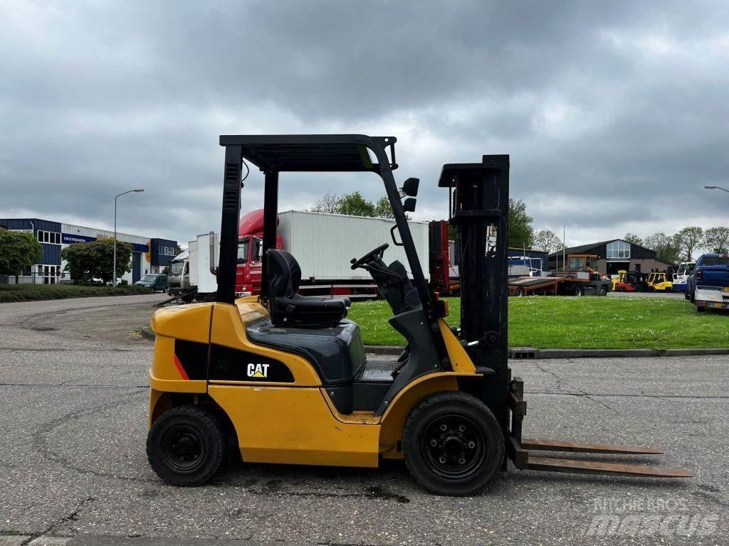 CAT DP25NT Diesel Forklifts
