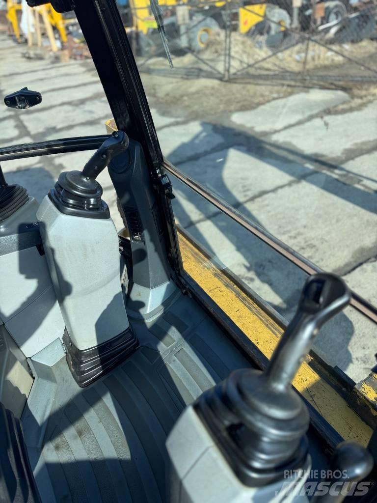 CAT 444 E Backhoe Loaders