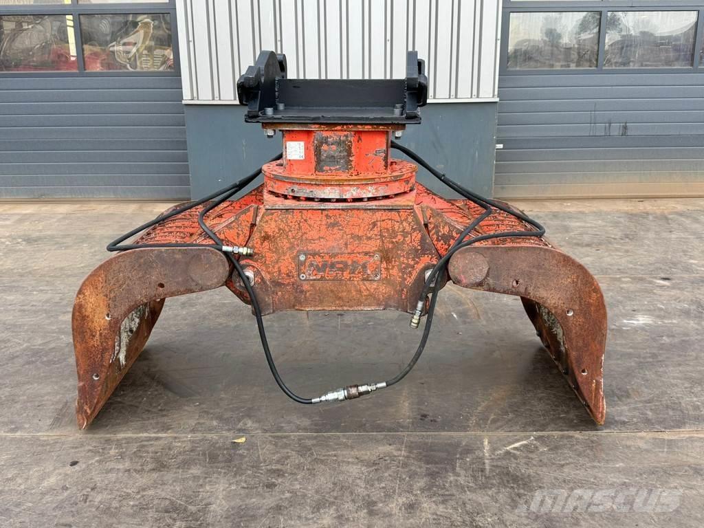 NPK D-2000 Grapples