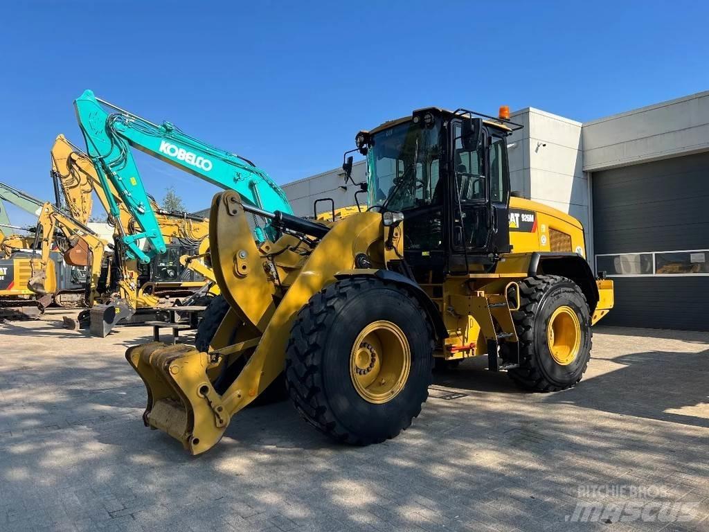 CAT 926M Wheel Loaders