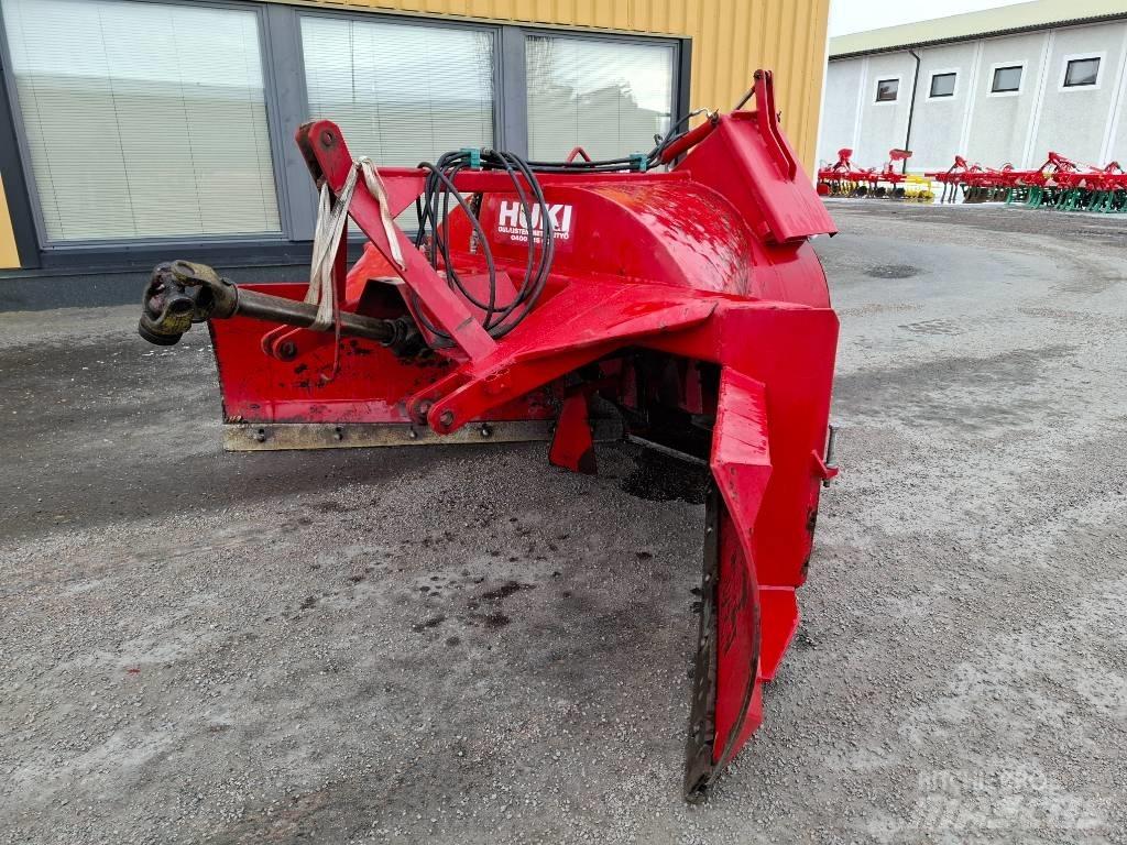  Huki 260 Snow Blowers