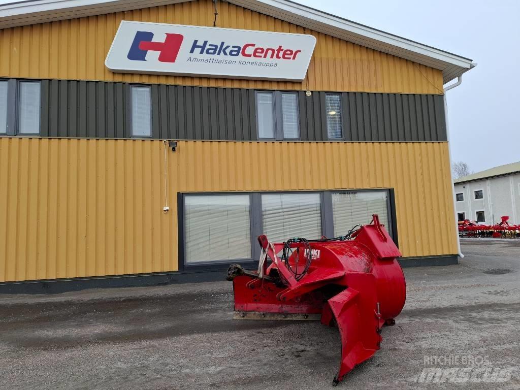  Huki 260 Snow Blowers