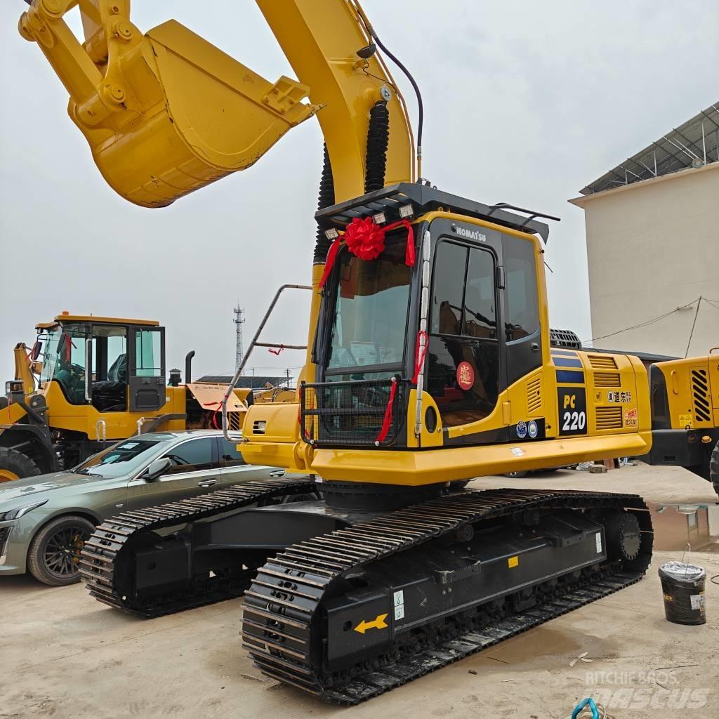 Komatsu 220-8MO Crawler Excavators