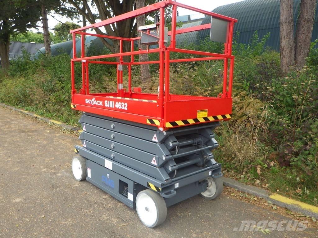 SkyJack SJ4632 Scissor Lifts