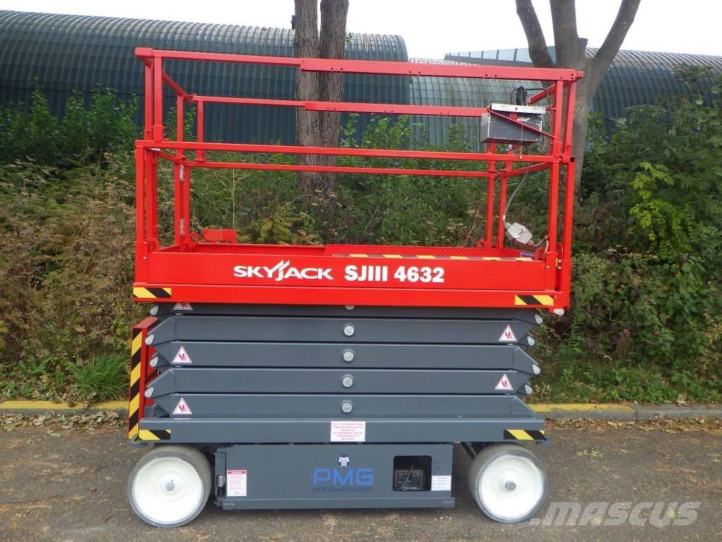 SkyJack SJ4632 Scissor Lifts