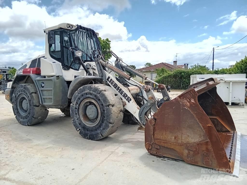 Liebherr L546 Wheel Loaders