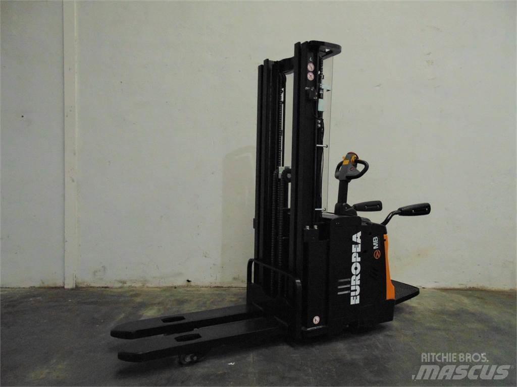  ES16 RSI Pedestrian stacker