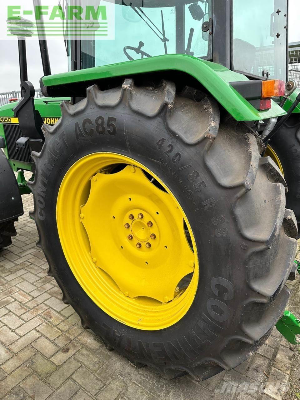 John Deere 2850 Tractors