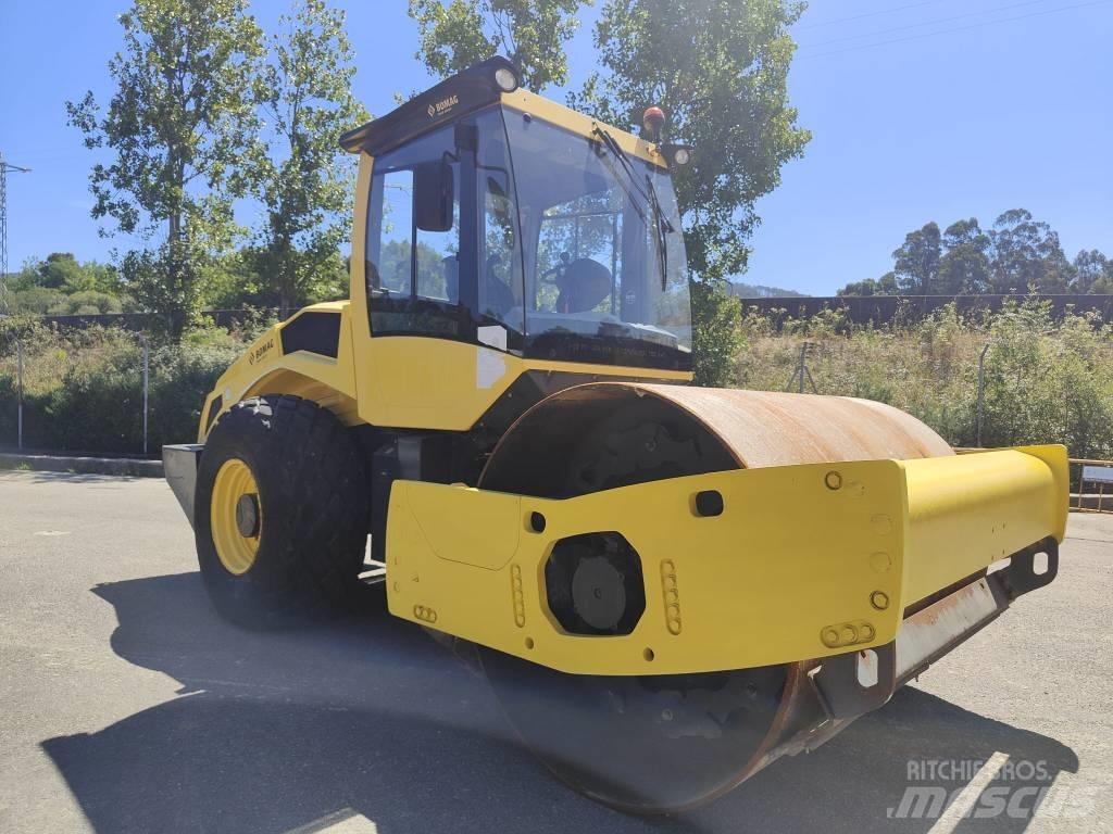 Bomag BW 211 D-50 Pneumatic tired rollers