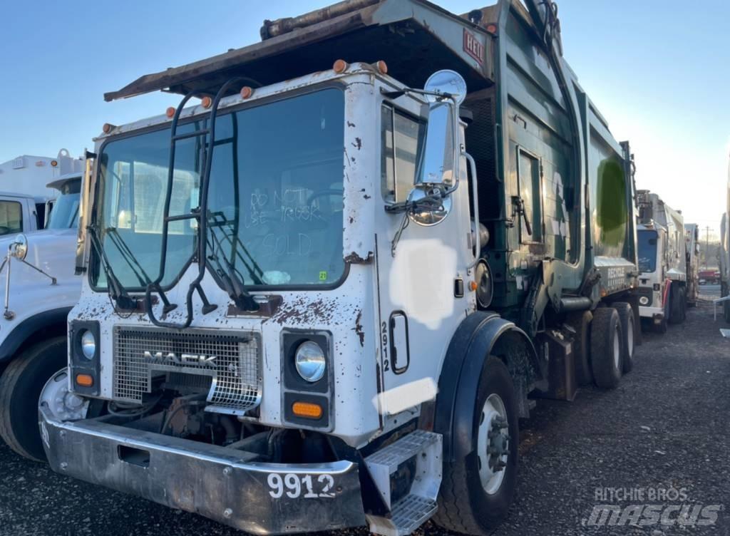 Mack MR600 Garbage Trucks / Recycling Trucks