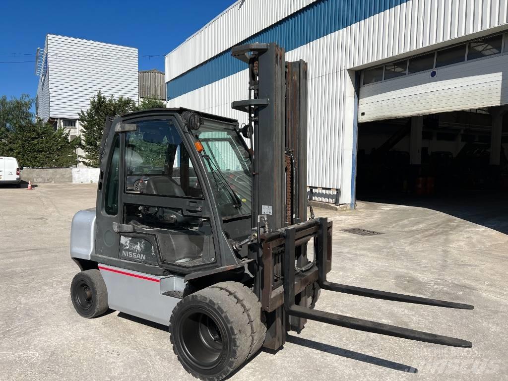 Nissan DX 30 Diesel Forklifts